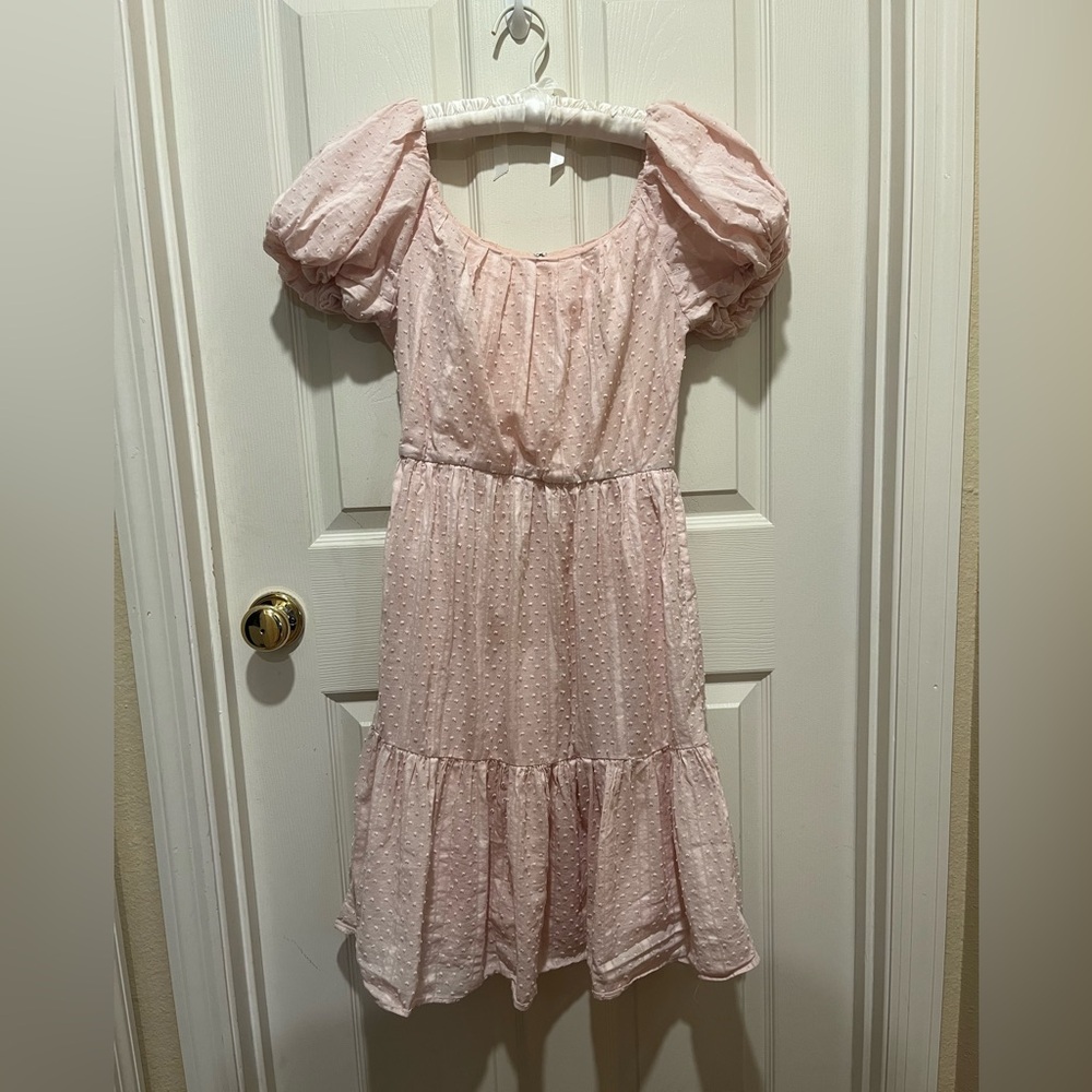 Calvin Klein dress. Great condition, just doesn’t fit me anymore.